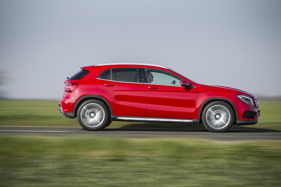  Mercedes-Benz GLA250 AMG 2014 года  (UK) (фото 21 из 52)